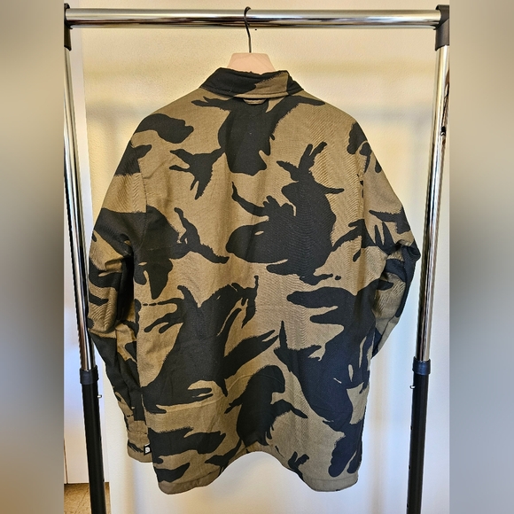 Men's North Face Reversible Jacket - Picture 5 of 8